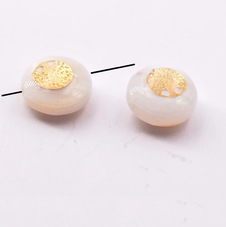 Perle Ronde Plate En Nacre Blanche Avec Arbre De Vie Doré 9x3,5mm, Trou 0.8mm (2) 1 Perle Ronde Plate En Nacre Blanche Avec Arbre De Vie Doré 9x3,5mm, Trou 0.8mm (2)
