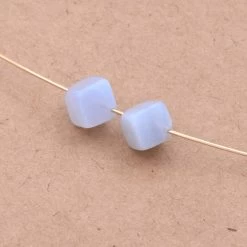 Perle Forme Cube En Angélite 7x7x7mm - Trou: 1mm (2)