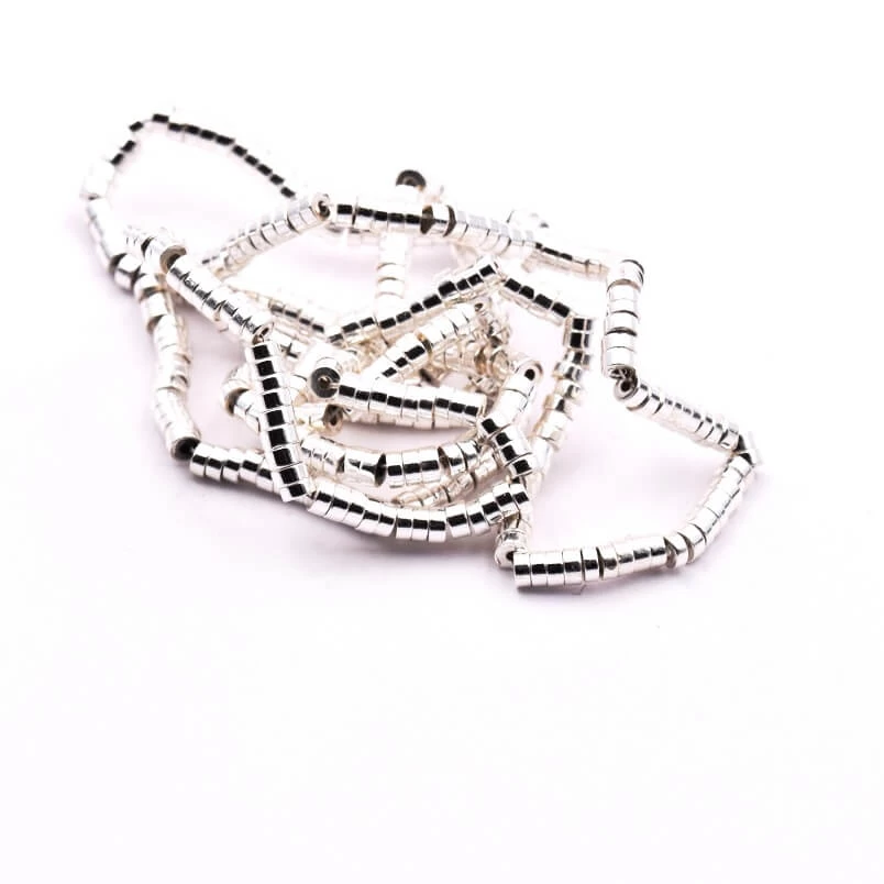 Heishi Perles Rondelles En Hématite Plaqué Argenté 2mm (1 Fil) 1 Heishi Perles Rondelles En Hématite Plaqué Argenté 2mm (1 Fil)