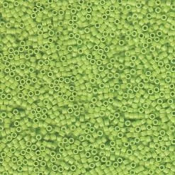 DB010 - 11/0 Delica Beads Opaque Chartreuse - 1,6mm - Hole : 0,8mm (5gr)