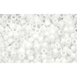 Cc41 - Perles Toho Treasure 11/0 Opaque White (5g)
