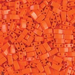 CcTLH406 -Miyuki HALF Tila Perles Opaque Orange 5x2.5mm (35 Perles)